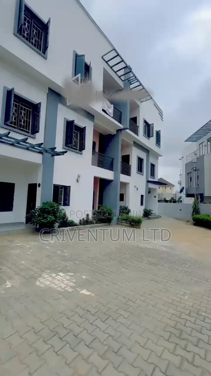 4bdrm Duplex in Durumi for sale