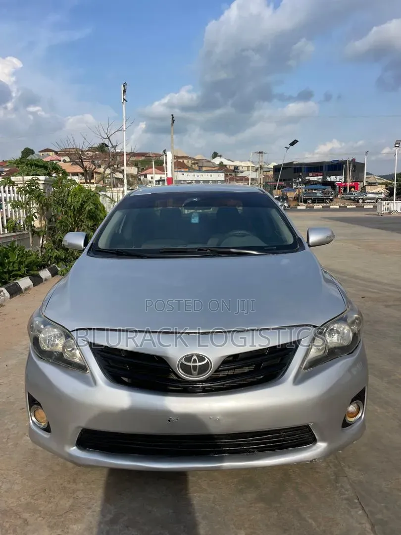 Toyota Corolla LE 4dr Sedan (1.8L 4 cyl 4A) 2009 Silver