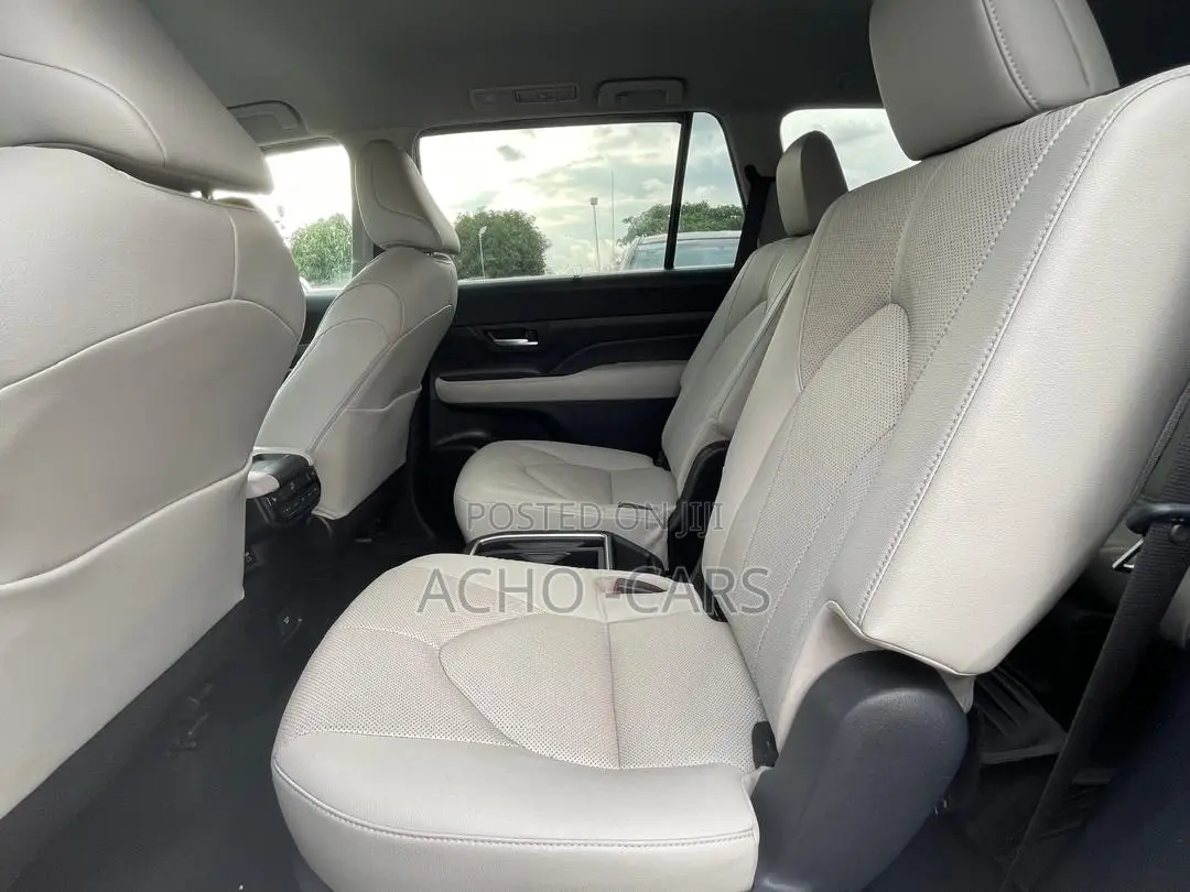 Toyota Highlander 2025 Maroon