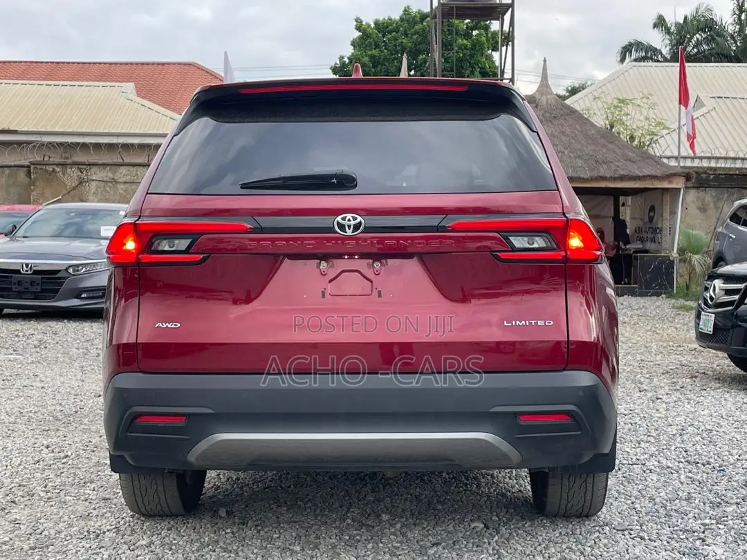 Toyota Highlander 2025 Maroon
