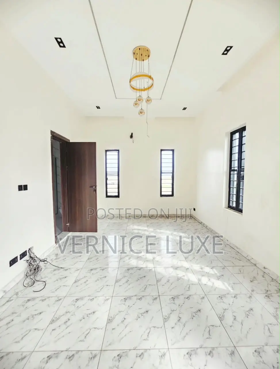 5bdrm Duplex in Dpk, Lafiaji for sale