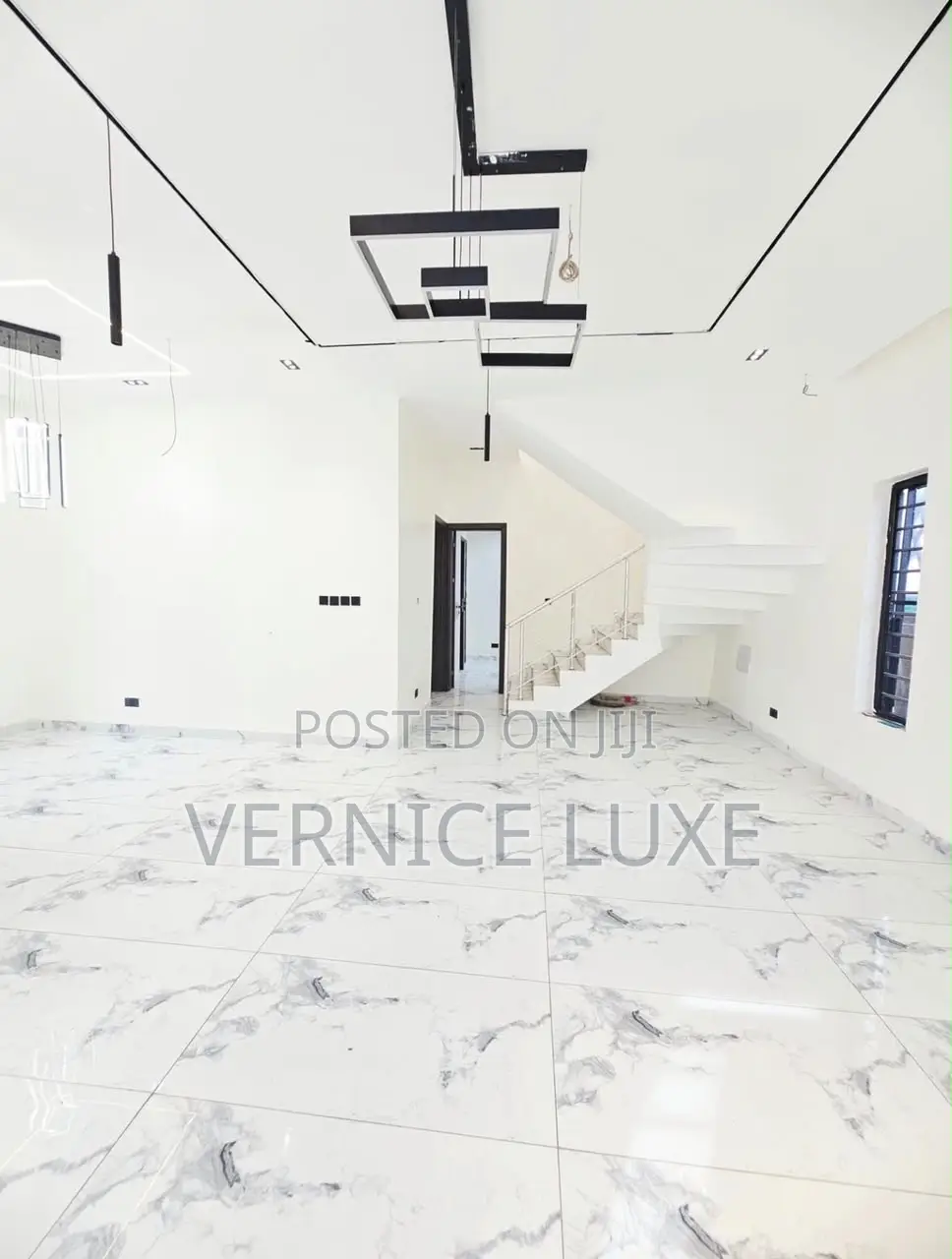 5bdrm Duplex in Dpk, Lafiaji for sale