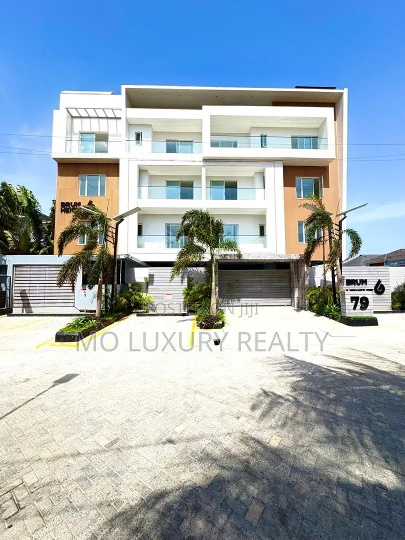 2bdrm Maisonette in Lekki Phase 1 for rent