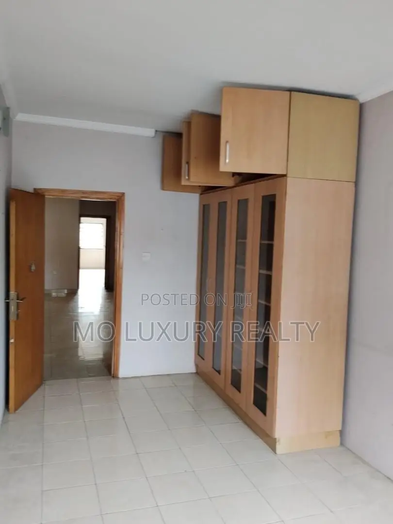 4bdrm Duplex in Lekki Phase 1 for rent