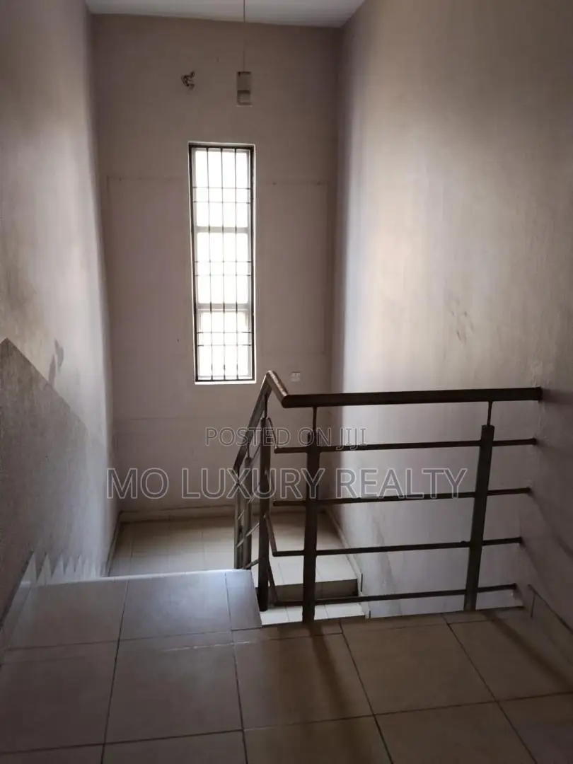 4bdrm Duplex in Lekki Phase 1 for rent