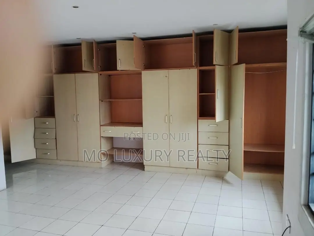4bdrm Duplex in Lekki Phase 1 for rent