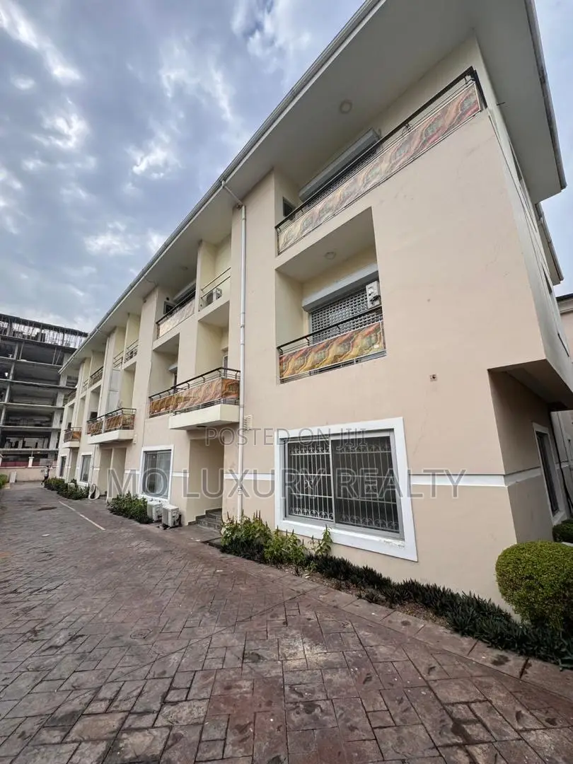 5bdrm Townhouse / Terrace in Ikoyi for rent