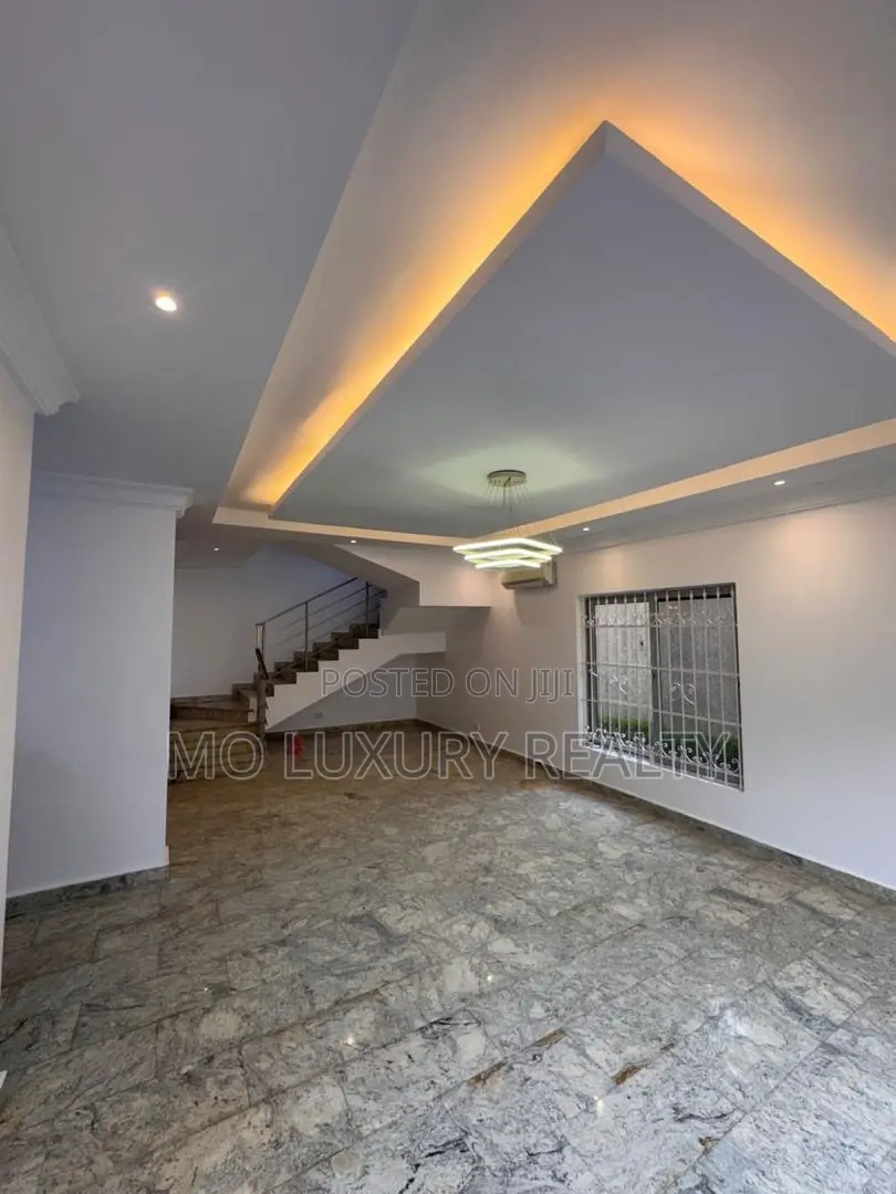 5bdrm Townhouse / Terrace in Ikoyi for rent