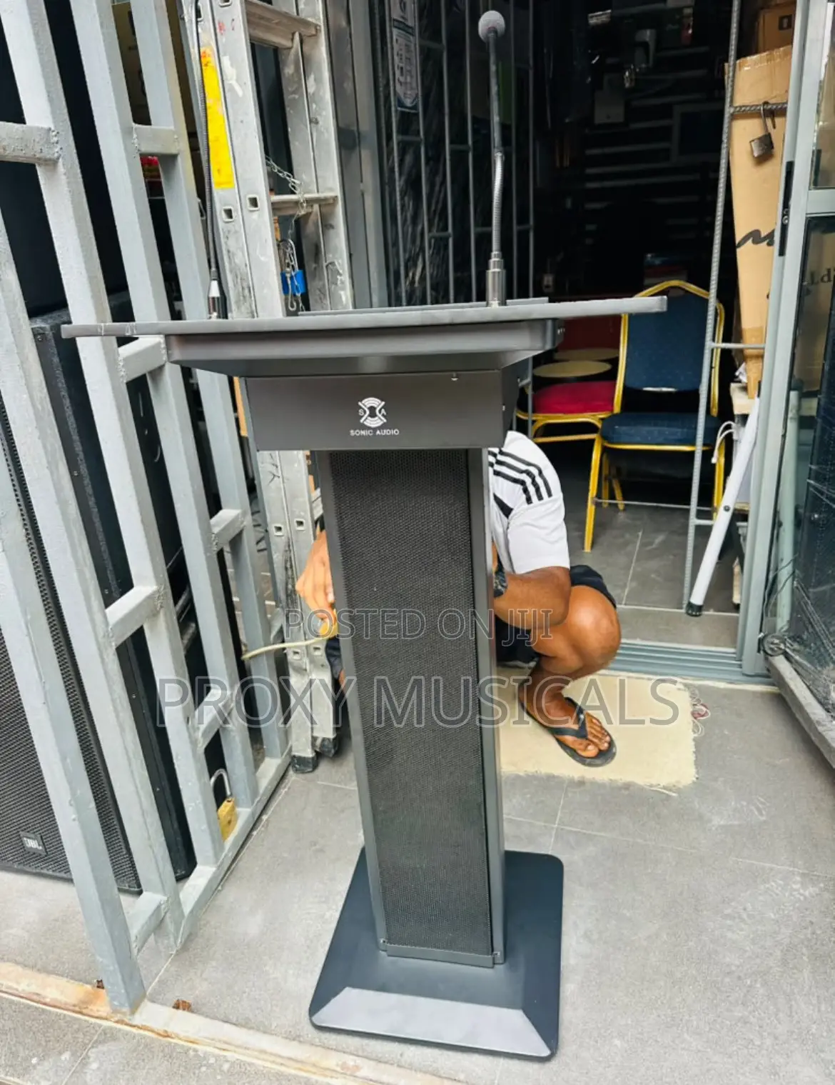 Lectern Pulpit Stand Wireless With in Built Mics and Speaker