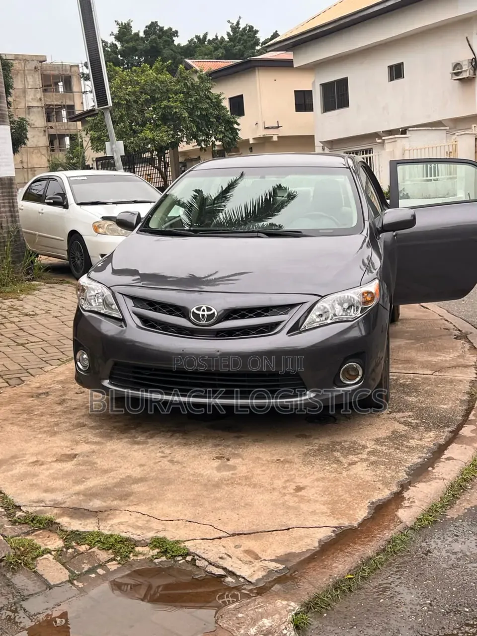 Toyota Corolla LE 4dr Sedan (1.8L 4cyl 4A) 2012 Gray