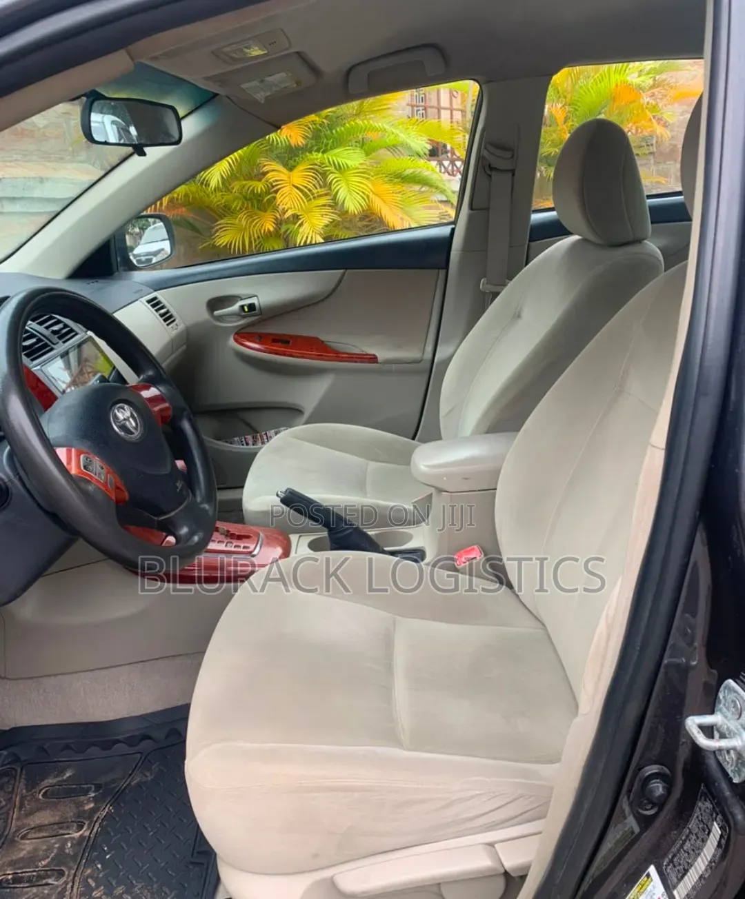 Toyota Corolla LE 4dr Sedan (1.8L 4cyl 4A) 2012 Gray