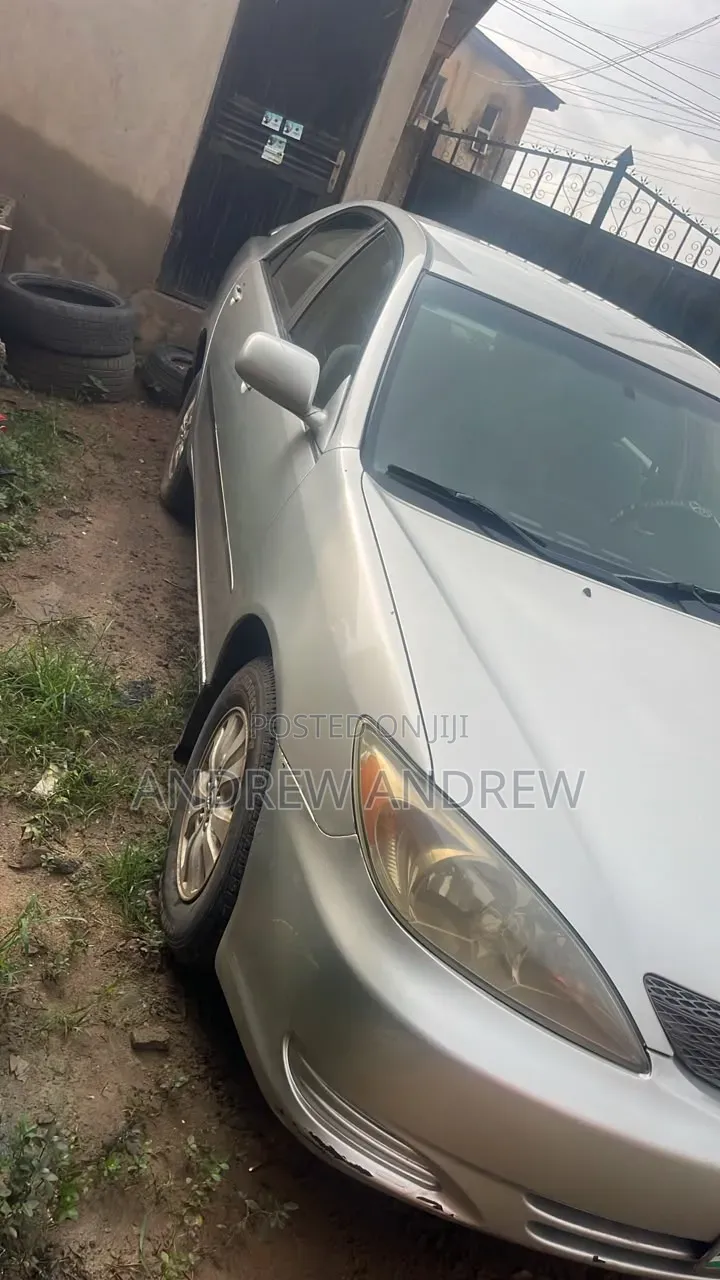 Toyota Camry 2004 Silver