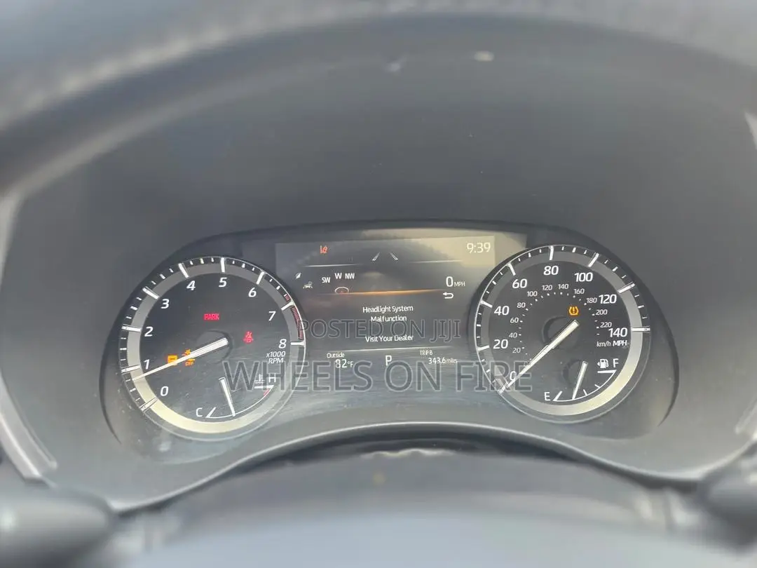 Toyota Highlander XLE 2022 Silver