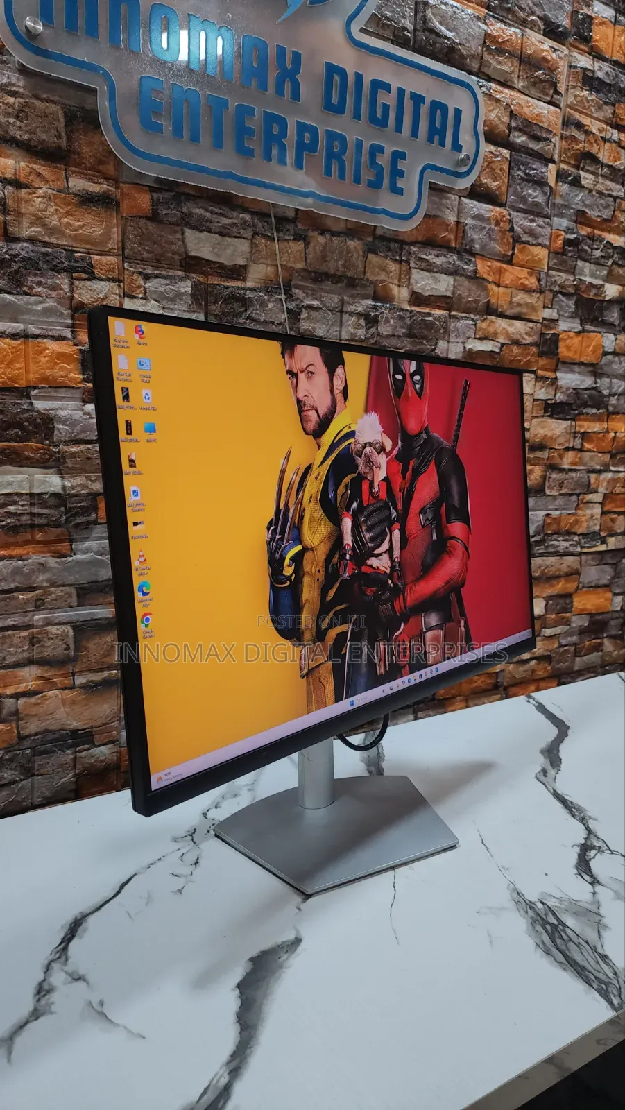 Dell 27 Usb-C Hub Monitor
27-Inch QHD (2560 X 1440)
Ips Led Monitor