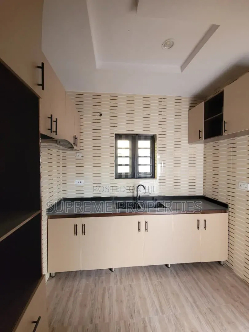 3bdrm Duplex in Kolapo Ishola Gra, Ibadan for rent