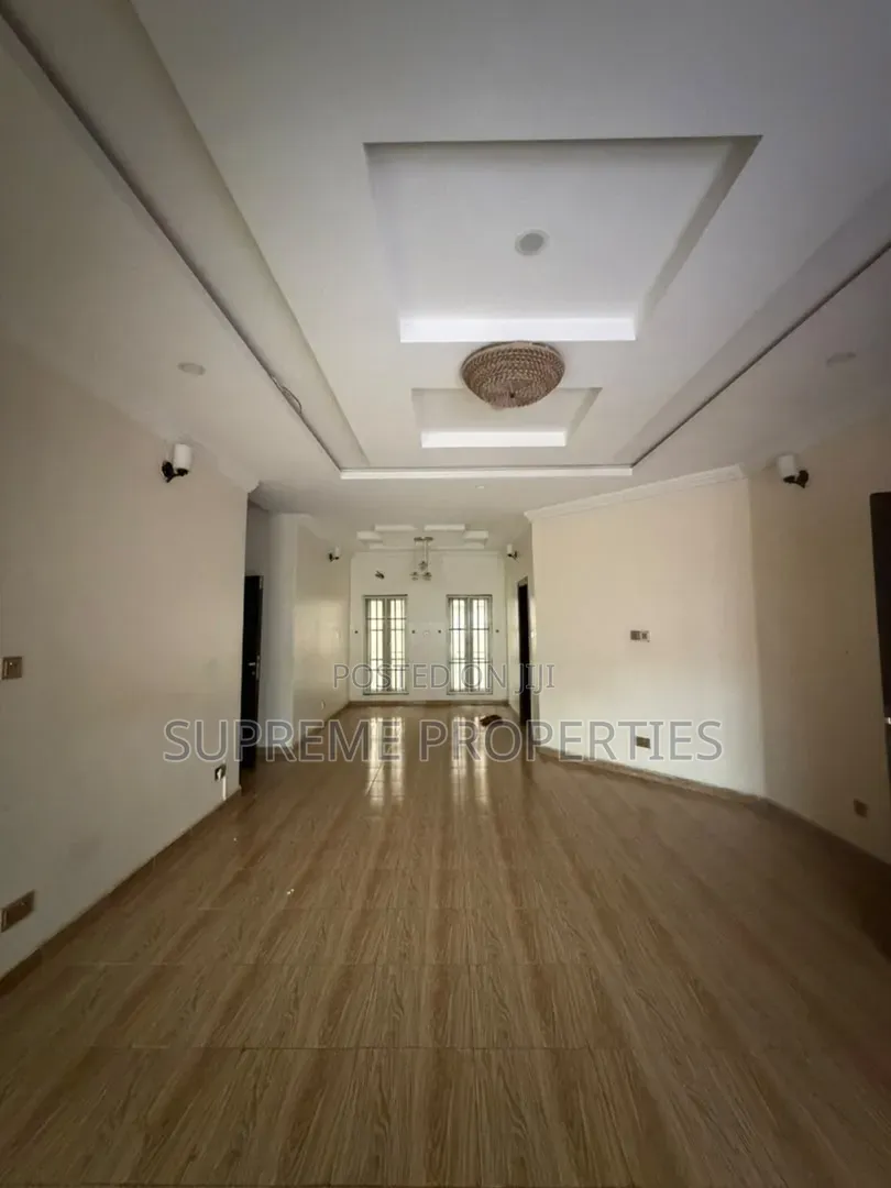 3bdrm Block of Flats in Kolapo Ishola Gra, Ibadan for rent