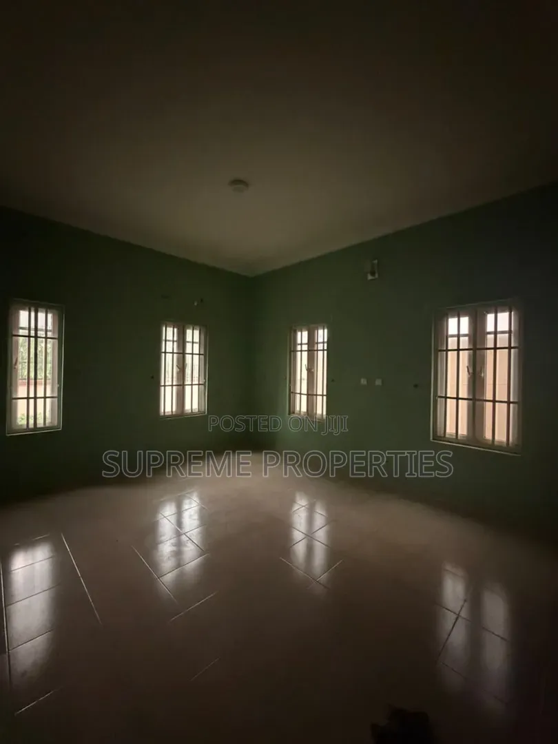 3bdrm Block of Flats in Kolapo Ishola Gra, Ibadan for rent