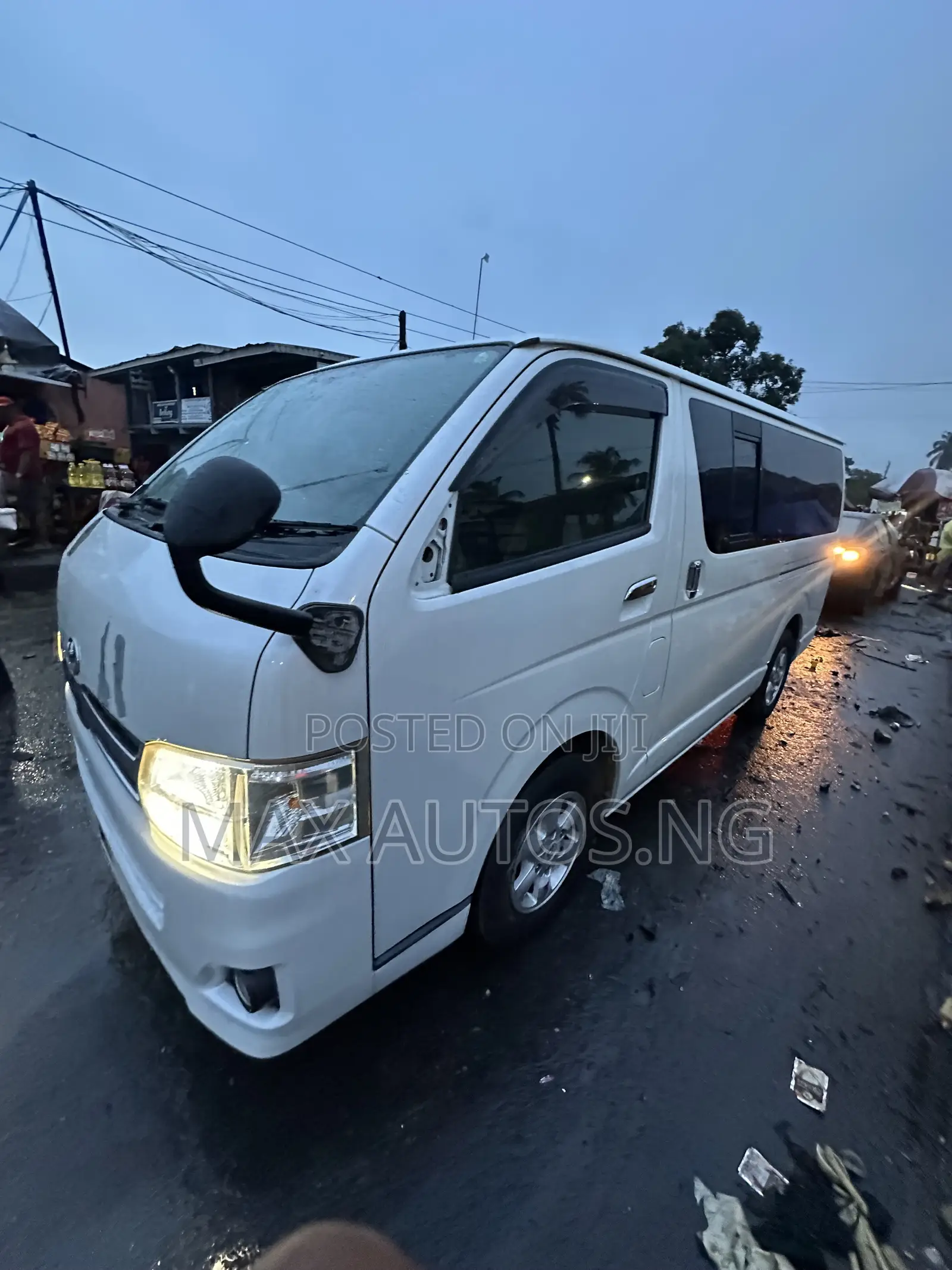 Toyota HiAce 2012 White