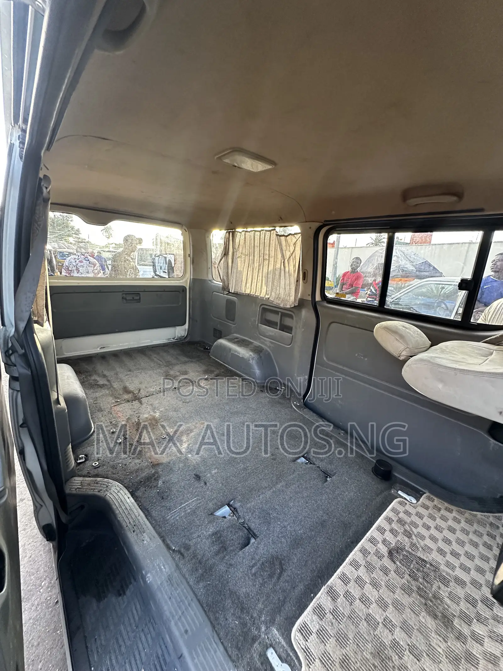 Toyota HiAce 2012 White