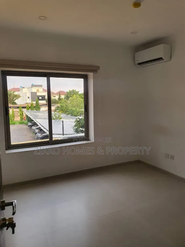 2bdrm Apartment in Banana Island for sale