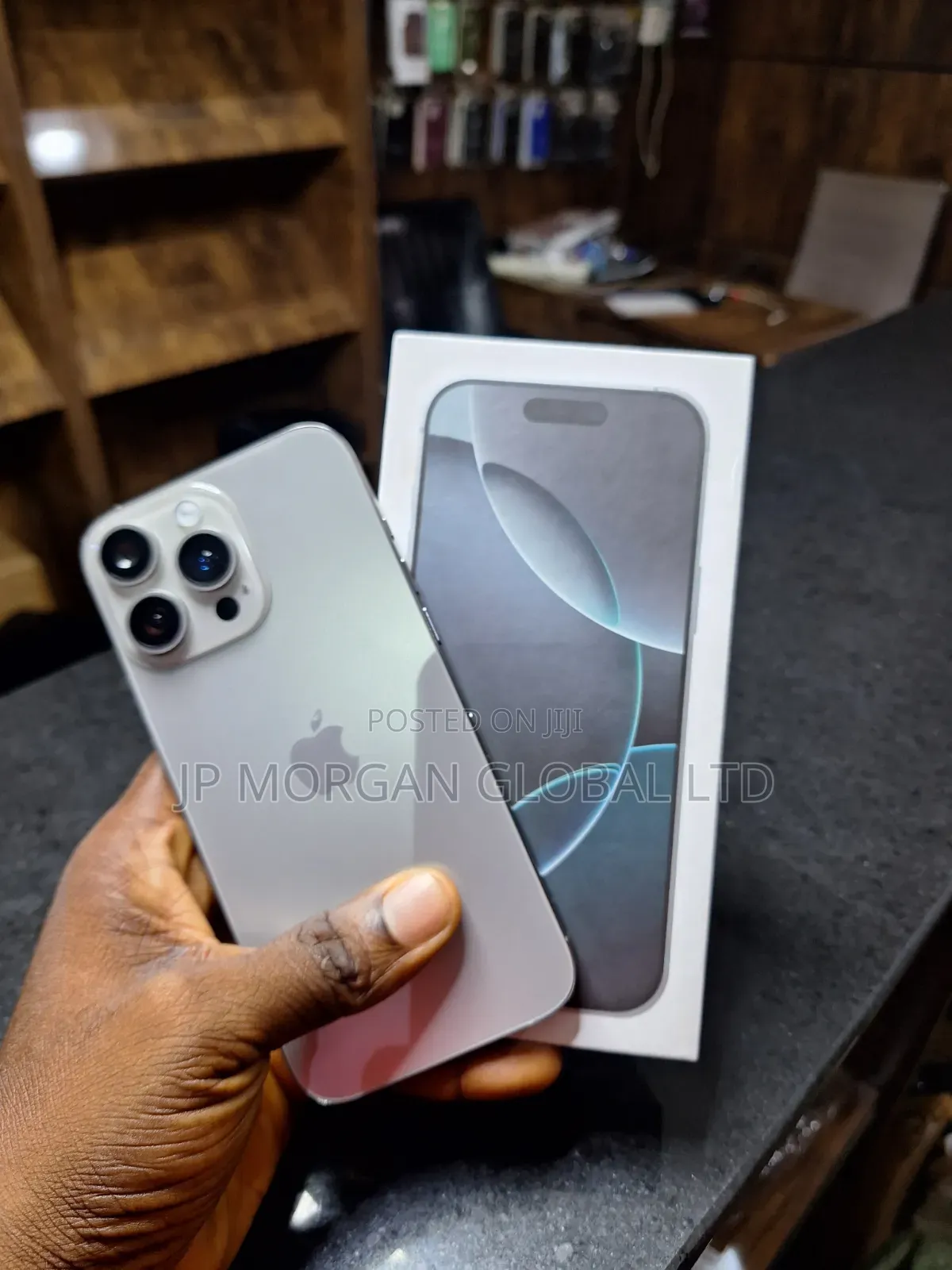 Apple iPhone 16 Pro Max 1 TB Silver
