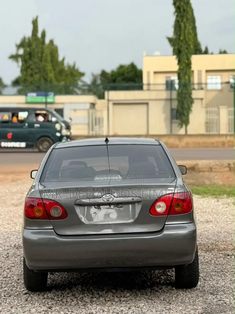 Toyota Corolla 2004 Gray