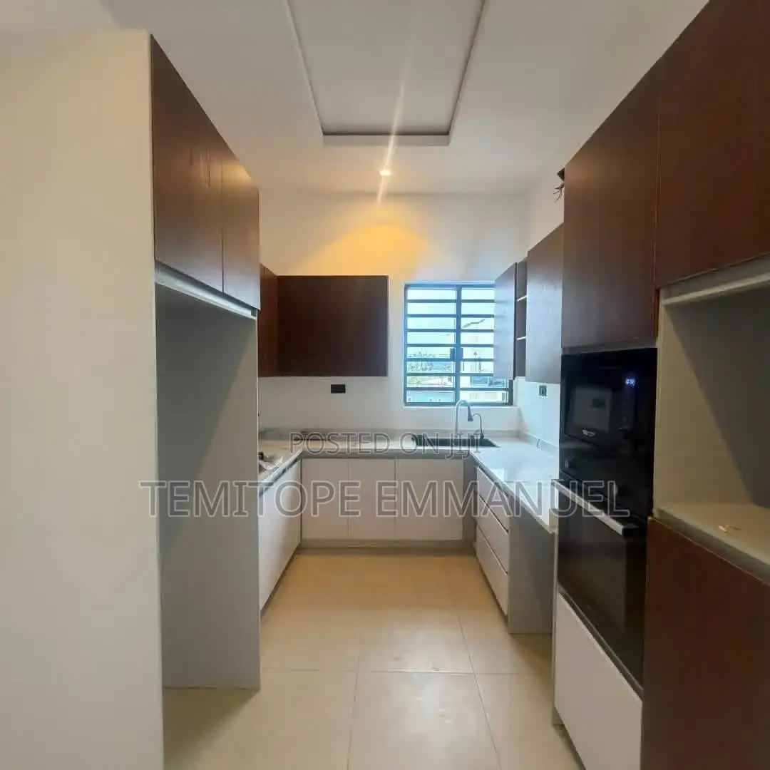 Furnished 3bdrm Apartment in Ikeja GRA for sale