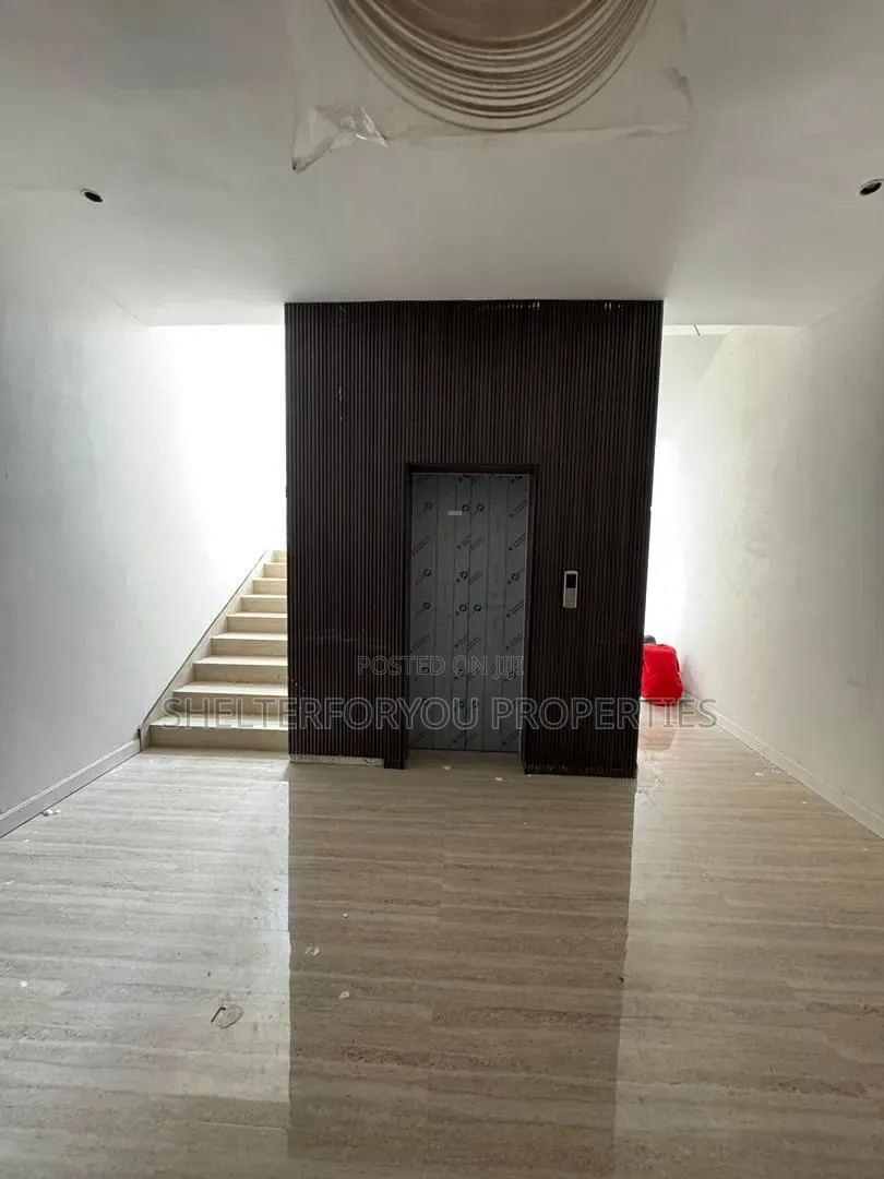 2bdrm Apartment in Lekki Phase 1 for sale