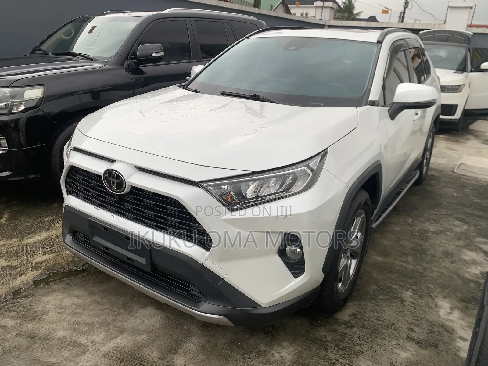 Toyota RAV4 XLE Premium 2021 White