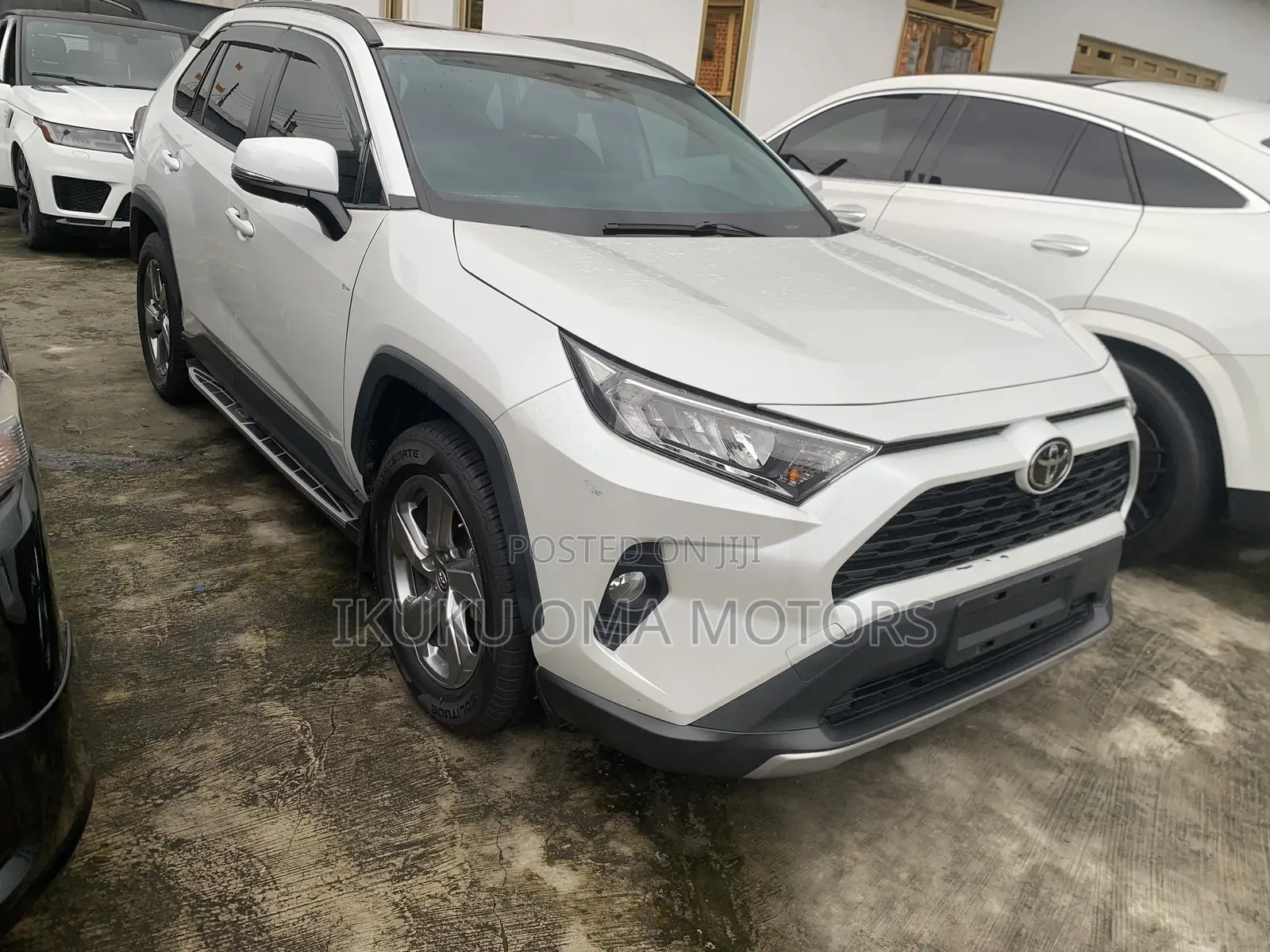 Toyota RAV4 XLE Premium 2021 White