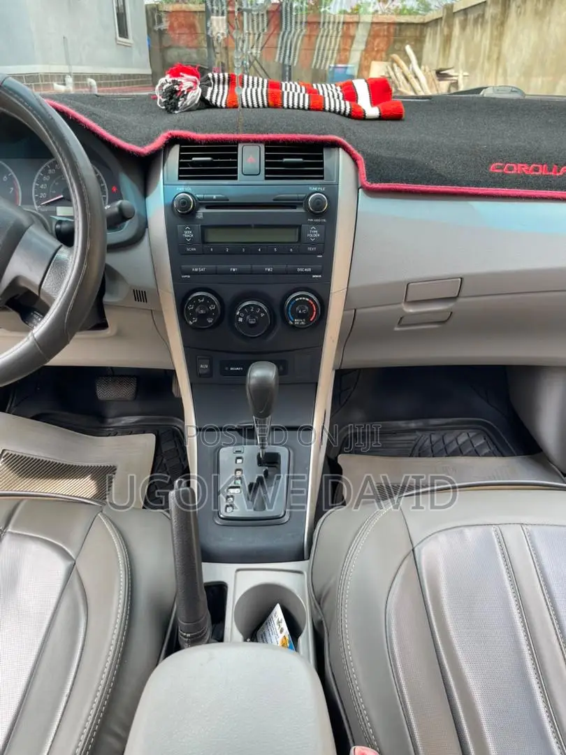 Toyota Corolla 2011 Gray