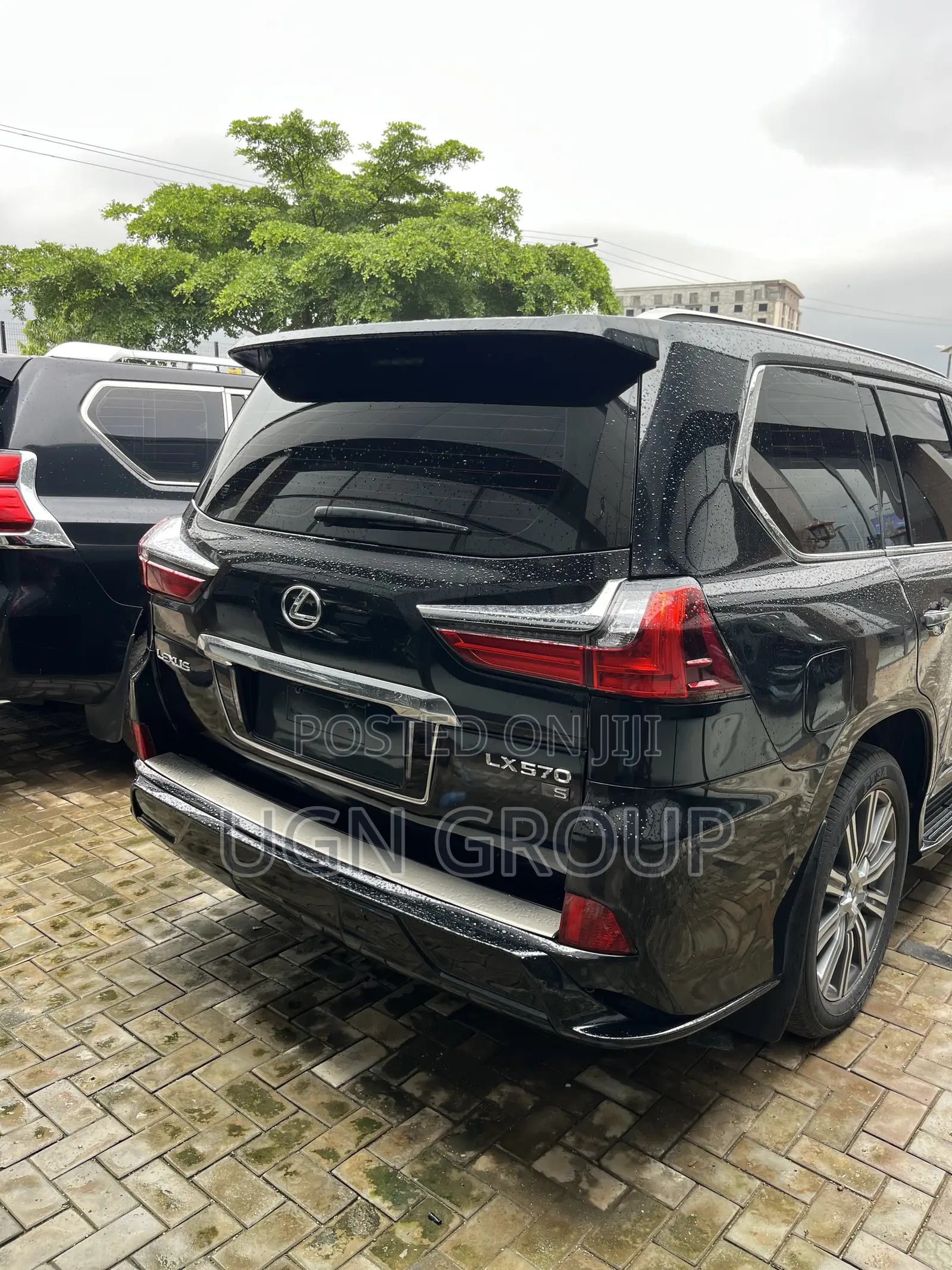 Lexus LX 570 (5 seats) AWD 2019 Black
