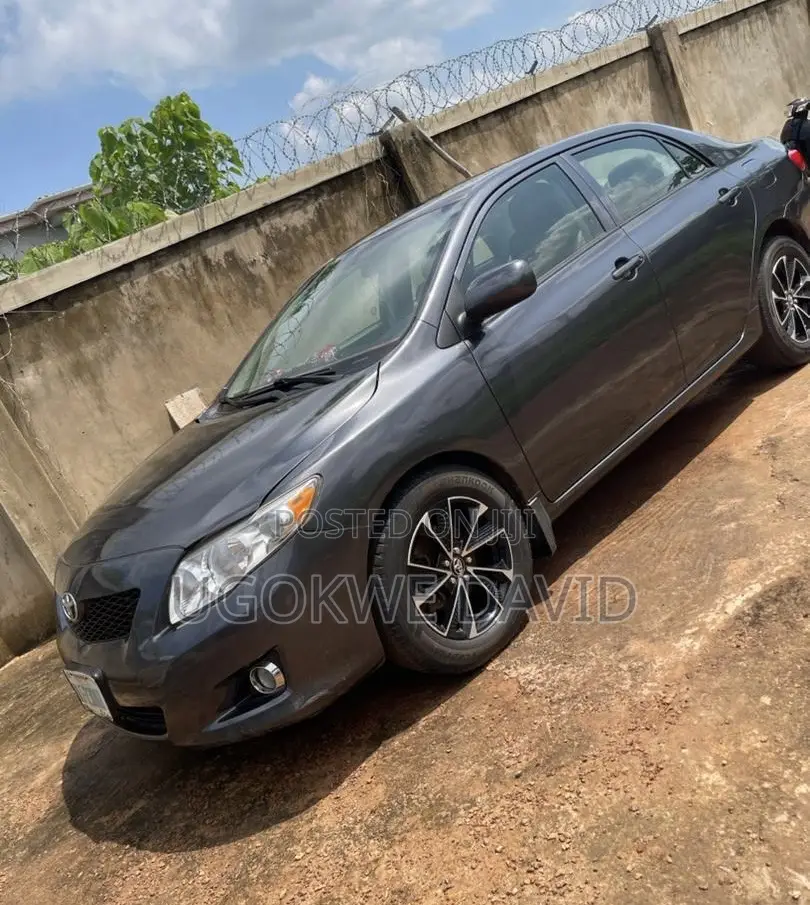 Toyota Corolla 2011 Gray