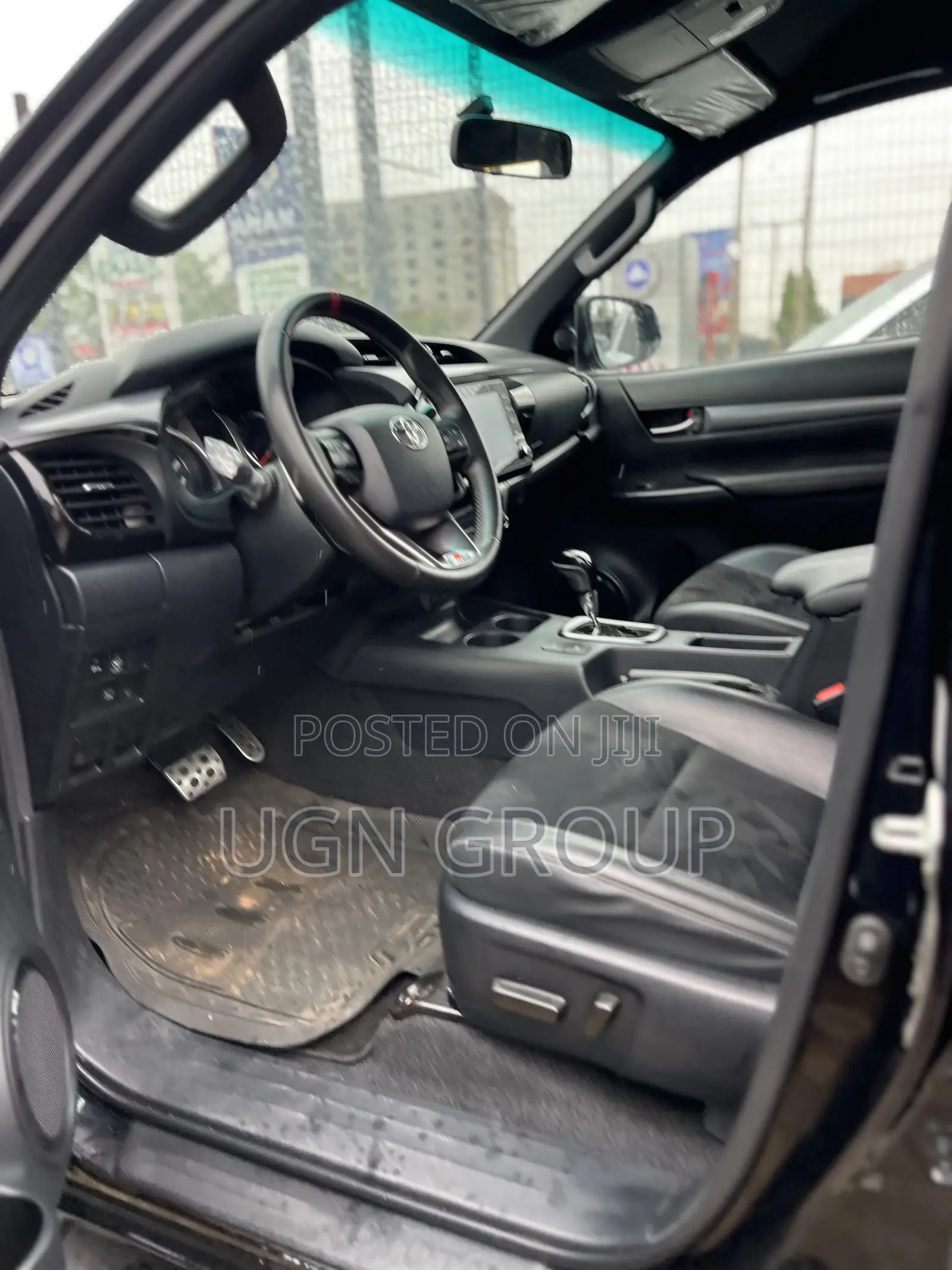 Toyota Hilux 2024 Black
