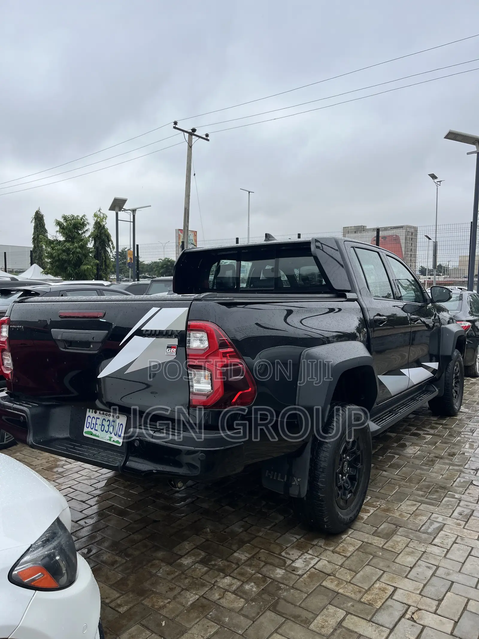 Toyota Hilux 2024 Black
