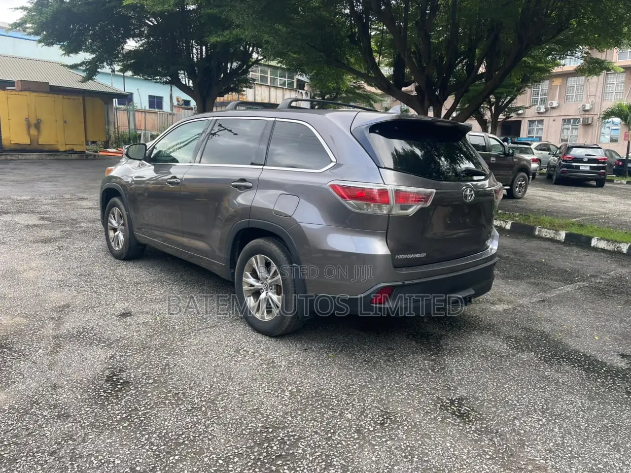 Toyota Highlander LE Plus V6 4x4 (3.5L 6cyl 6A) 2016 Gray