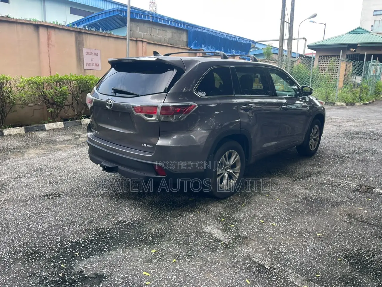 Toyota Highlander LE Plus V6 4x4 (3.5L 6cyl 6A) 2016 Gray