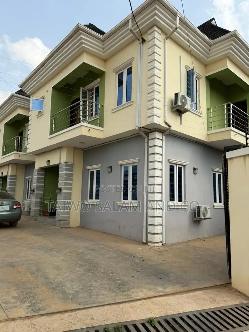 3bdrm Duplex in Akoto Estate, Akala Express for sale