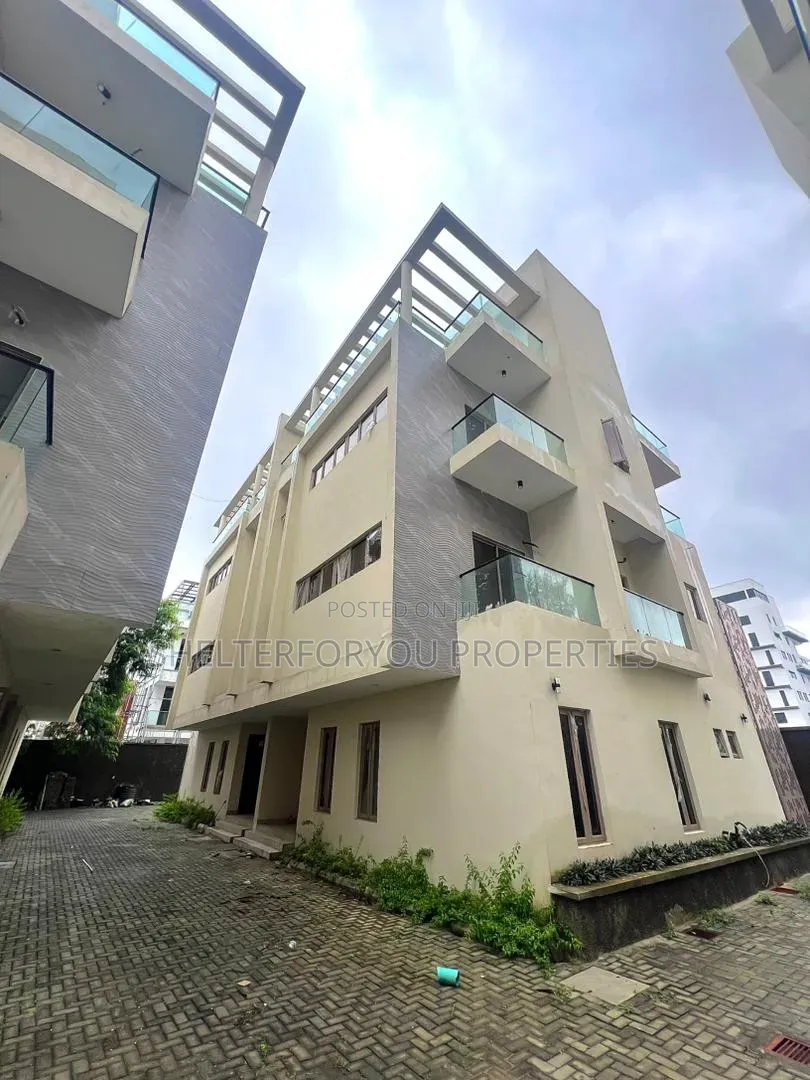 5bdrm House in Banana Island for sale