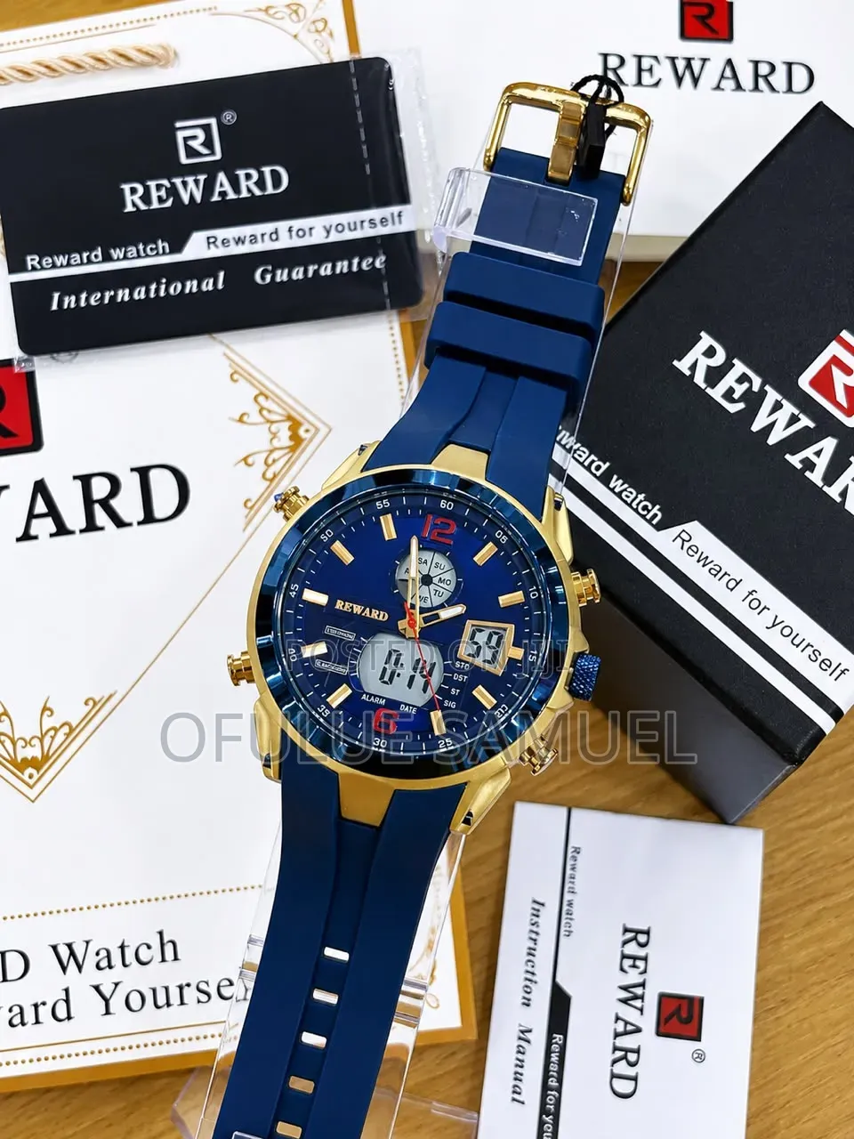 High Quality Reward Digital and Analogue Wristwatch