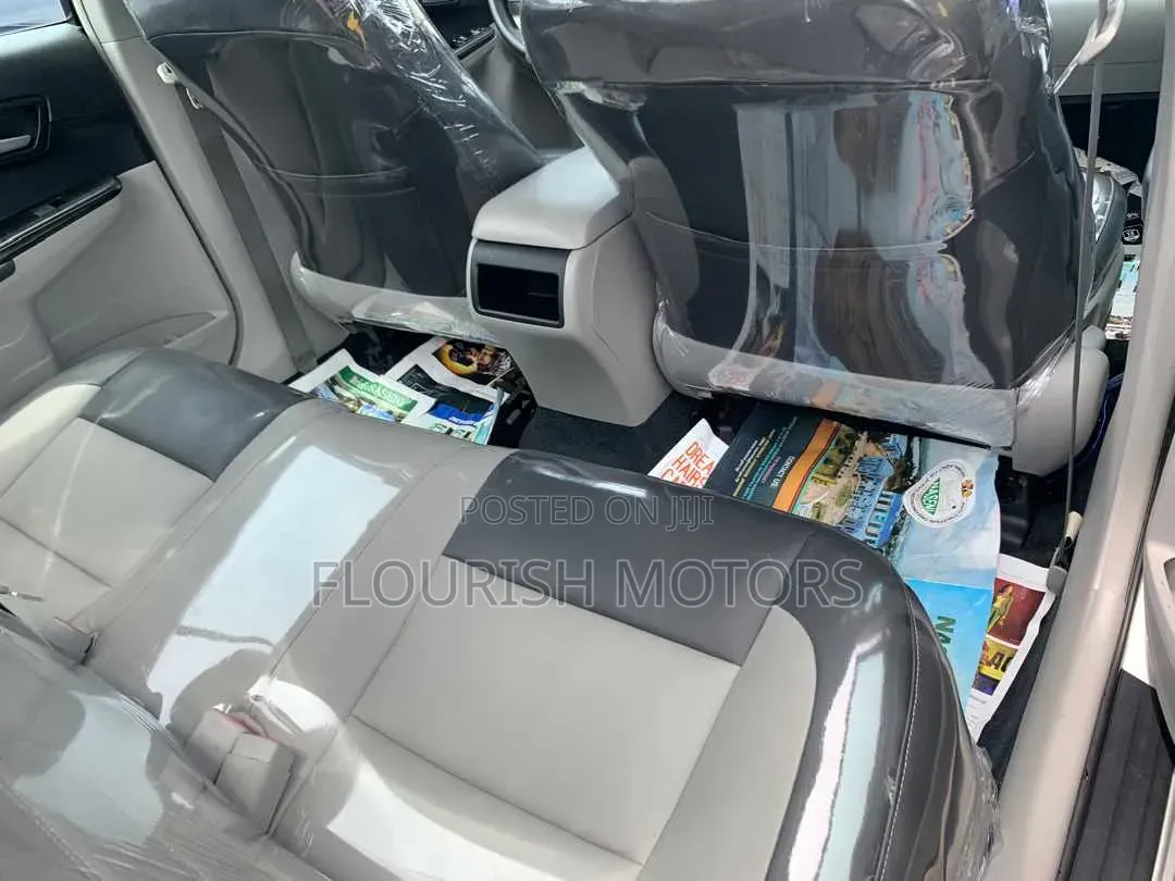 Toyota Camry LE 4dr Sedan (2.5L 4cyl 6A) 2013 Silver