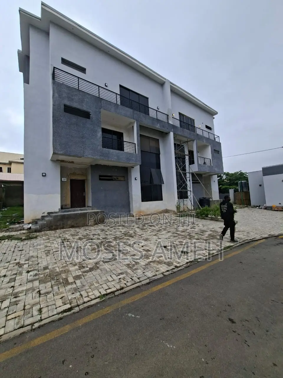 4bdrm Duplex in Mangoro for rent