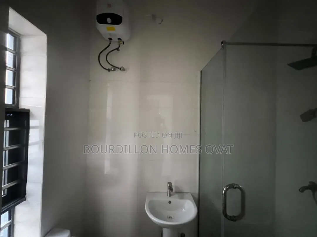 2bdrm Apartment in Abraham Adesanya Estate for sale