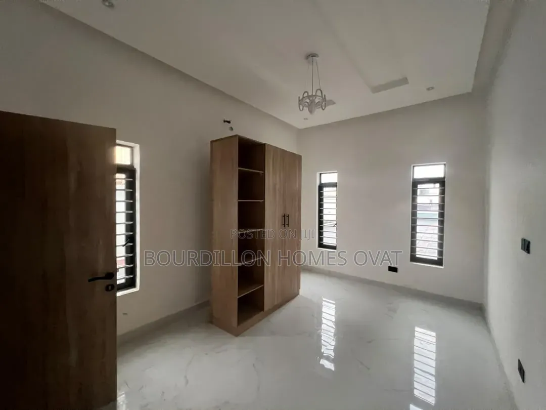 2bdrm Apartment in Abraham Adesanya Estate for sale