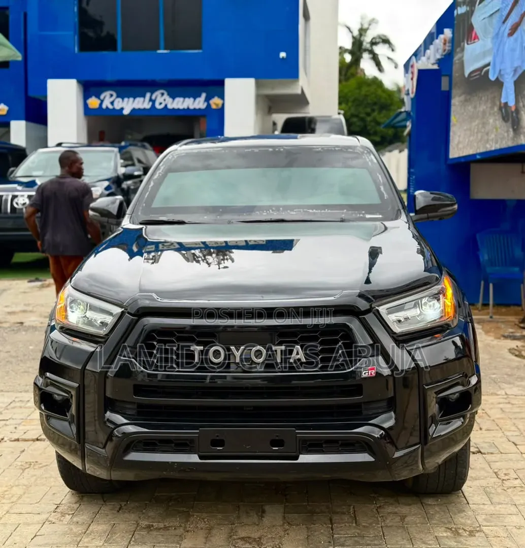 Toyota Hilux 2023 Black