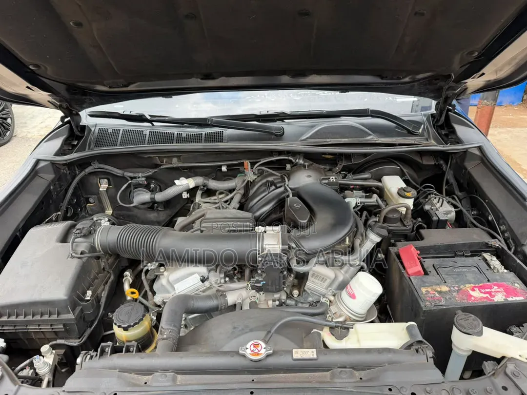 Toyota Hilux 2023 Black