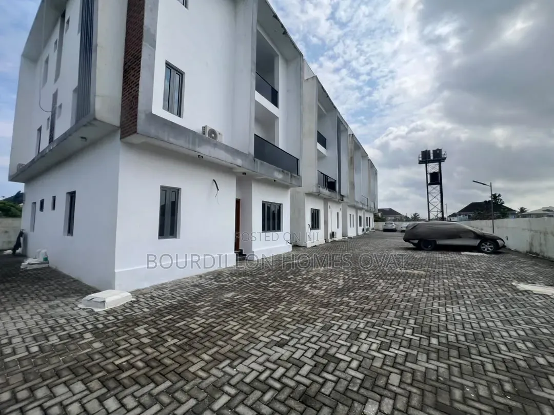 3bdrm Apartment in Abraham Adesanya Estate for sale
