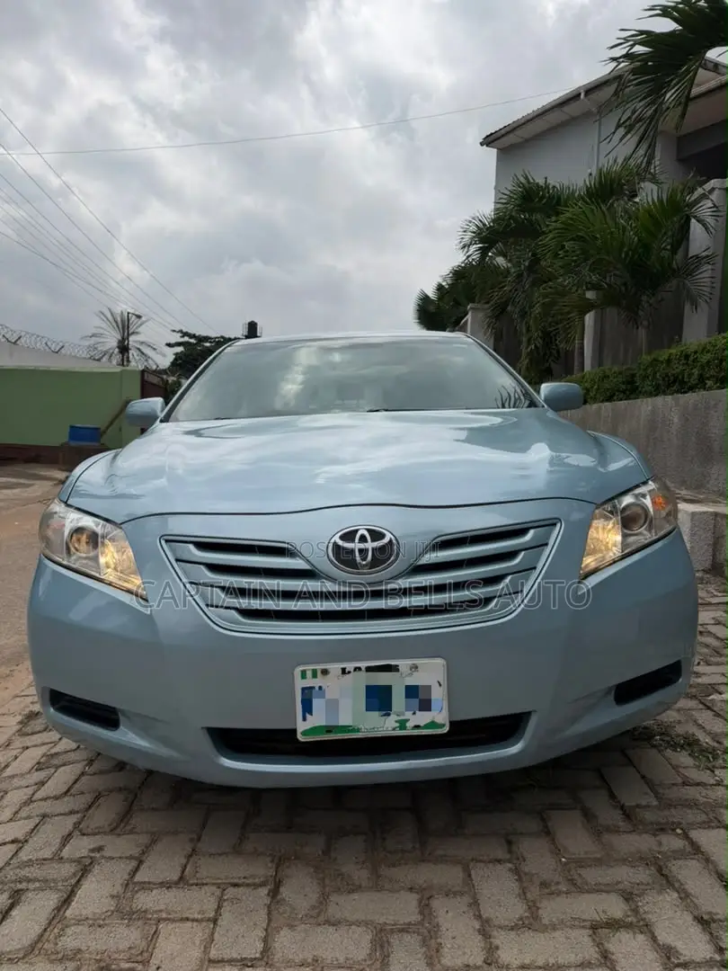 Toyota Camry LE 4dr Sedan (2.4L 4cyl 5A) 2009 Silver