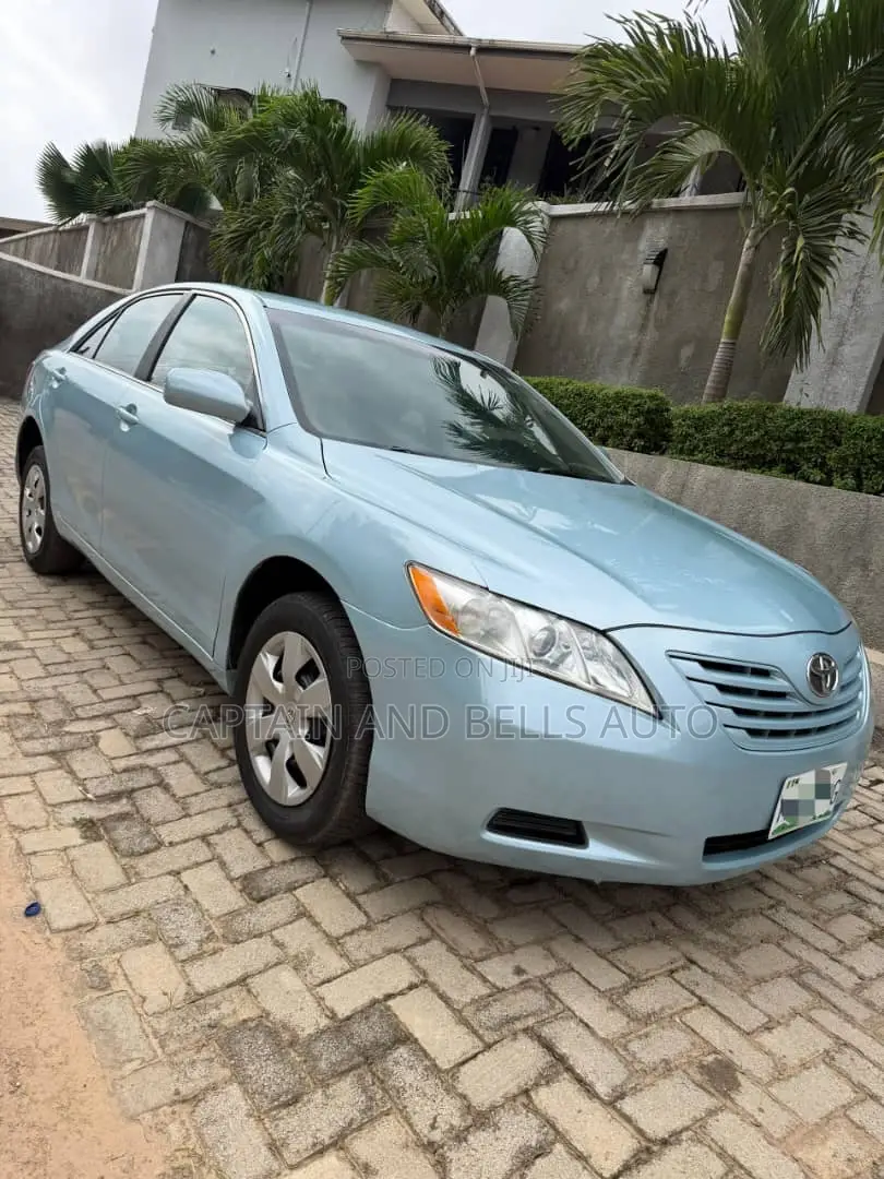 Toyota Camry LE 4dr Sedan (2.4L 4cyl 5A) 2009 Silver