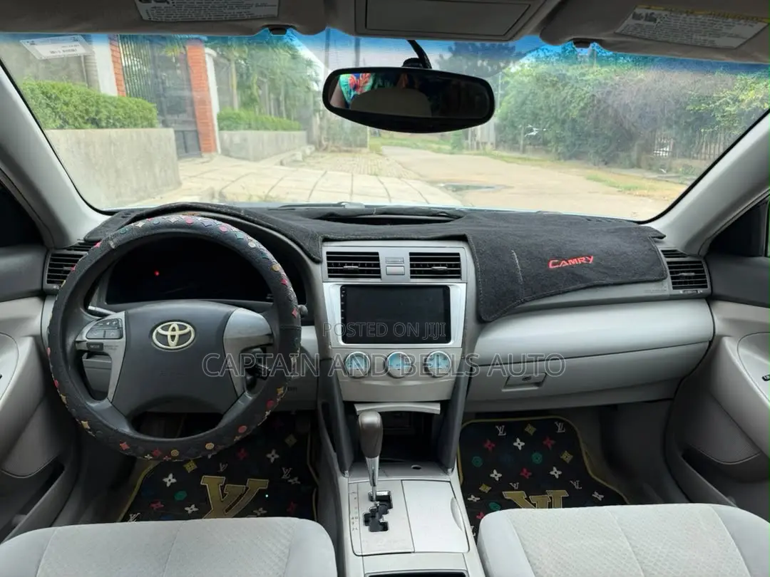 Toyota Camry LE 4dr Sedan (2.4L 4cyl 5A) 2009 Silver